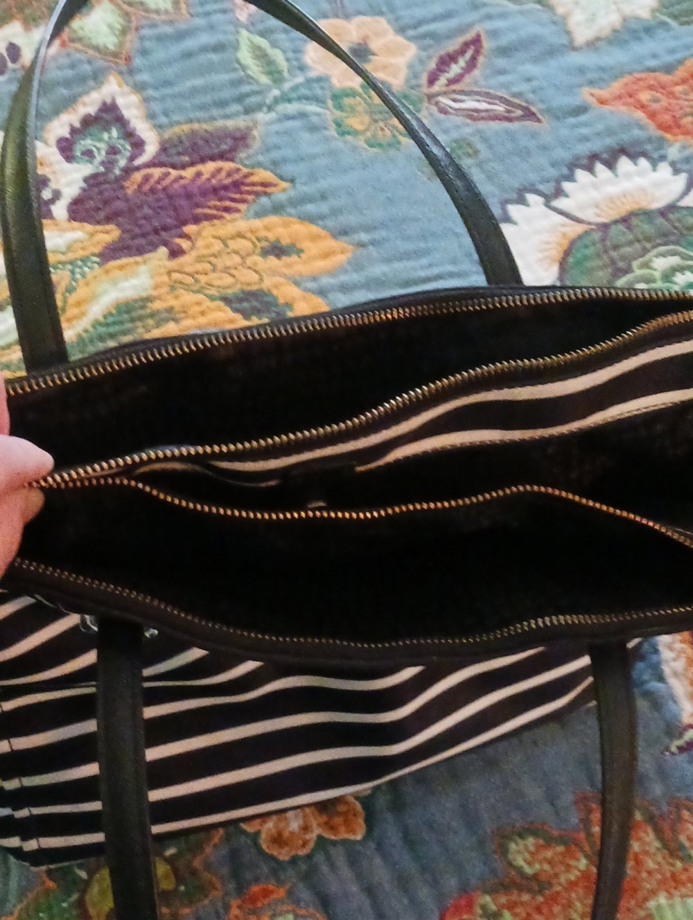 Kate Spade Tote - Picture 8 of 10